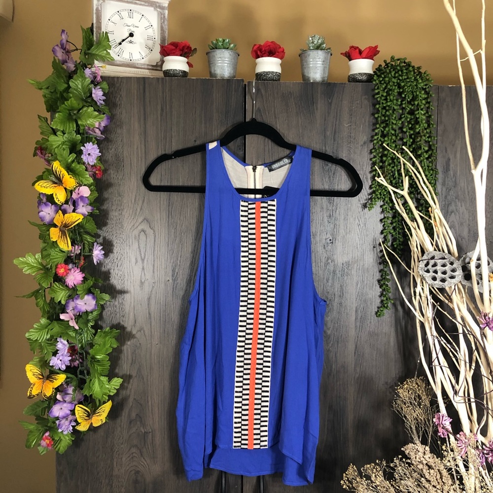 ^🌼3/$30🌼NWT Unbridled Sleeveless Detailed Top Large